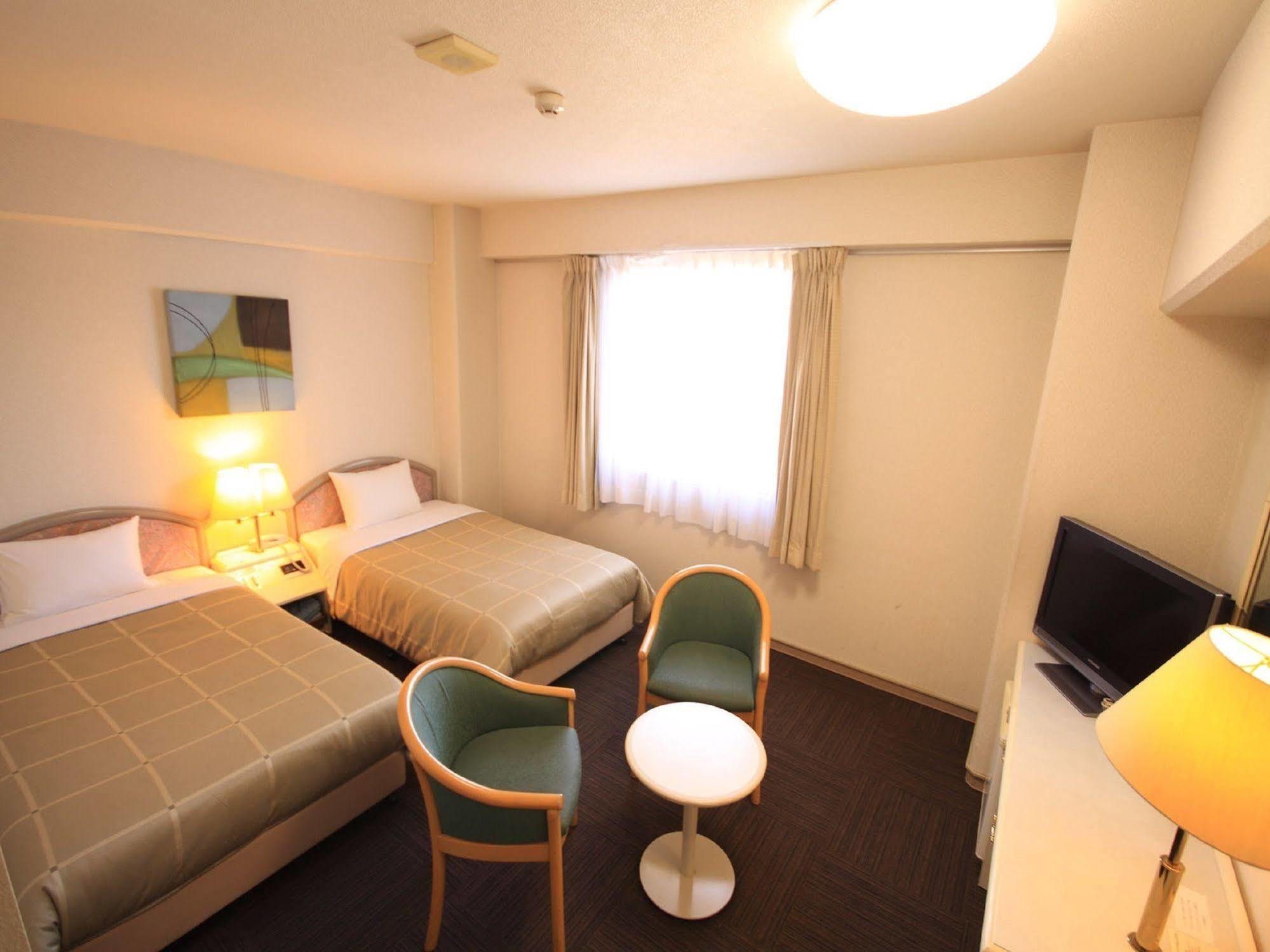Hotel Route-Inn Kitamatsudo Ekimae Exteriör bild